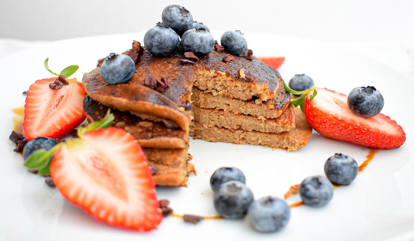 Postre salusable l Panqueques de avena, lúcuma y miel de yacón